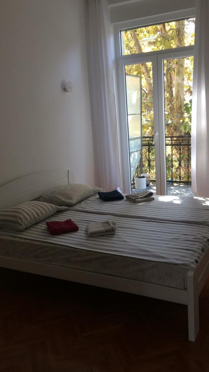 Cricket Park Hostel Belgrado Exterior foto
