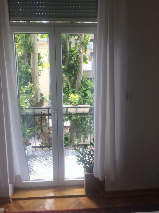 Cricket Park Hostel Belgrado Exterior foto